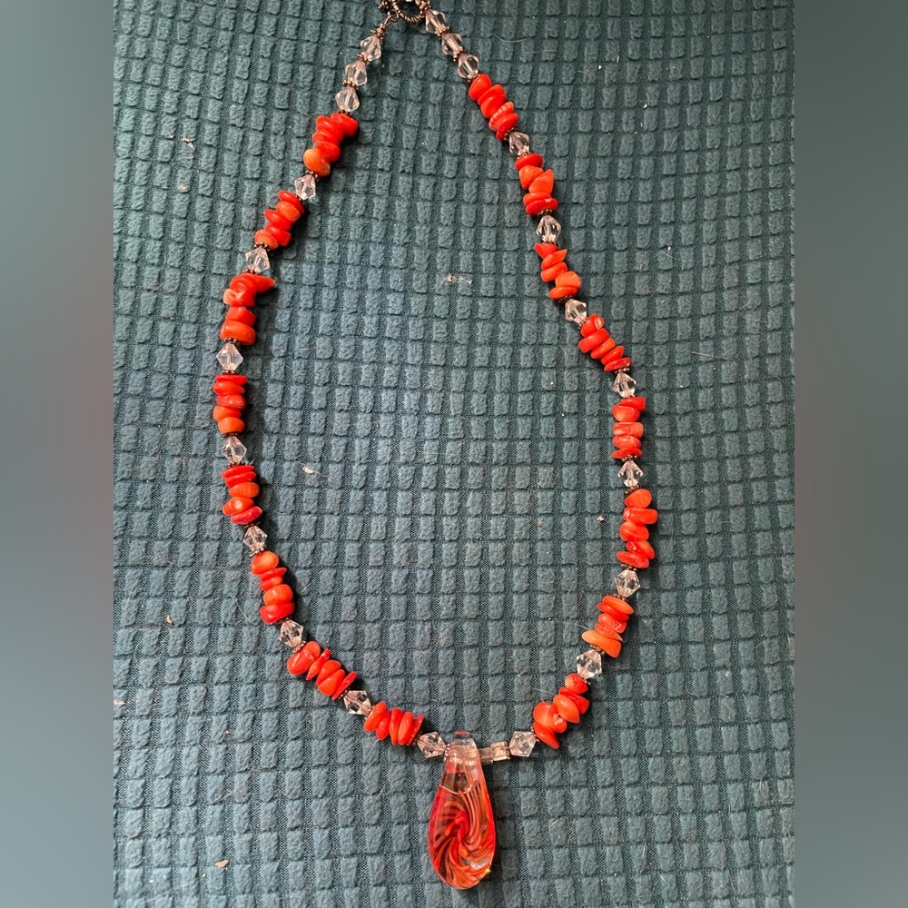 Multicolored necklace with glass pendant - Picture 1 of 8